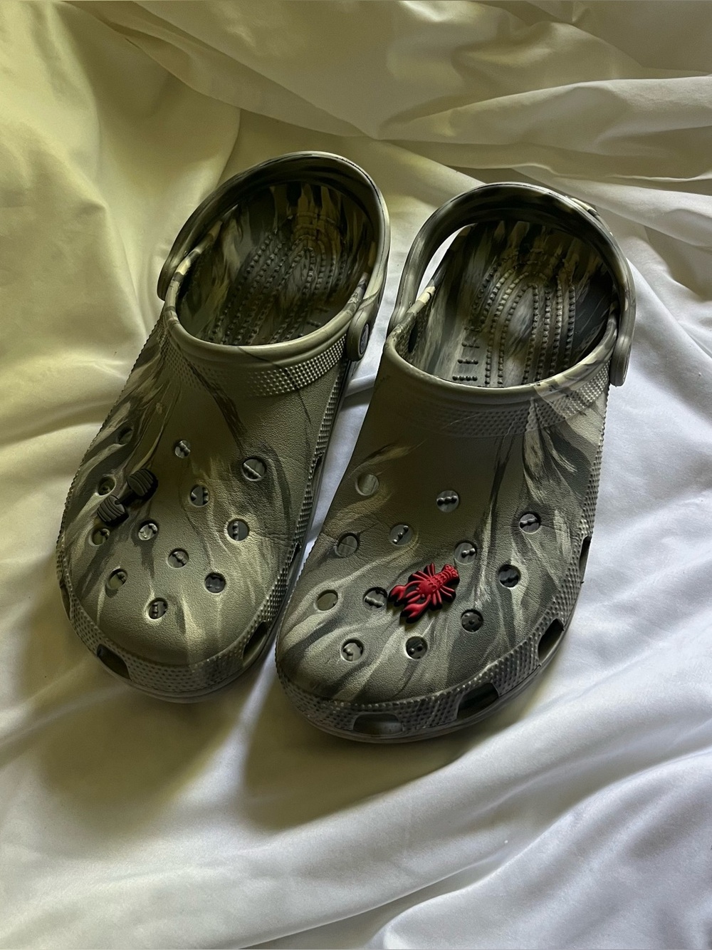Gray & White Tye-dye Crocs